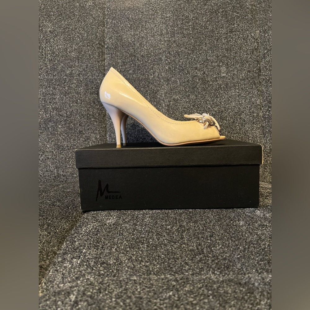 Beige Shoes - Picture 3 of 5